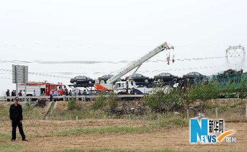 长深高速发生特大交通事故 32人死21人伤(图)