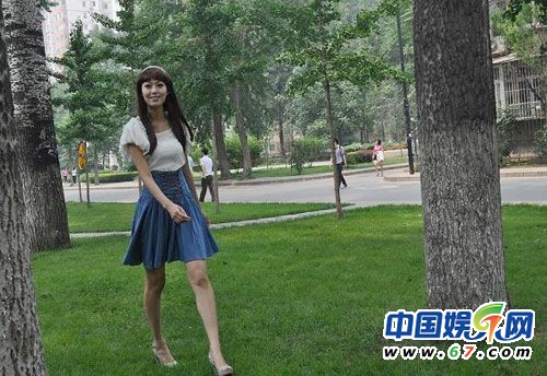 孙杨90后嫩模女友莫西遭人肉 海量美腿写真曝光(图)