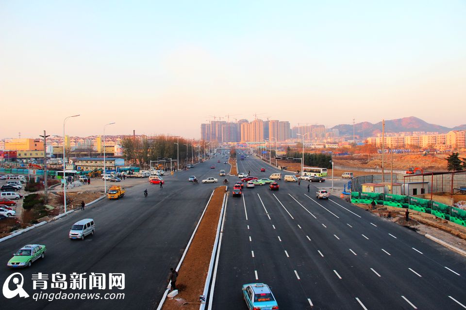 高清:重庆路全线通车 青岛第一堵如今变通途