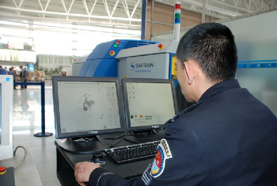 青岛机场引进CT安检机 三维成像安检更严