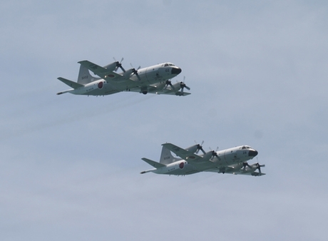 對我艦隊進行跟蹤騷擾的日本P-3C反潛巡邏機。