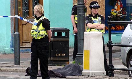 英国出租车司机持枪滥杀致12人死亡25人受伤