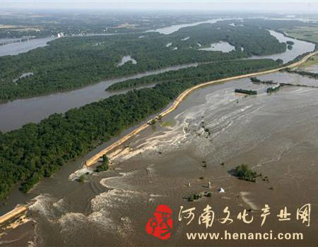 江西抚河决堤 洪水泛滥