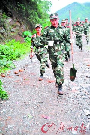 贵州安顺山体滑坡 107名村民被掩埋(组图)