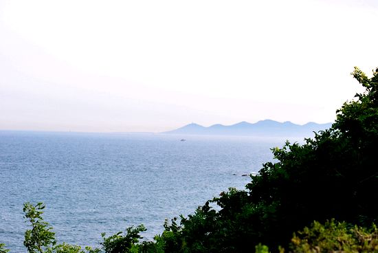 远眺青岛近海岛屿 如梦如幻宛若仙境