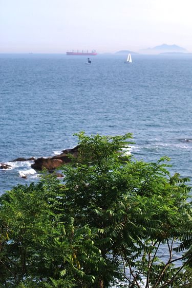 远眺青岛近海岛屿 如梦如幻宛若仙境