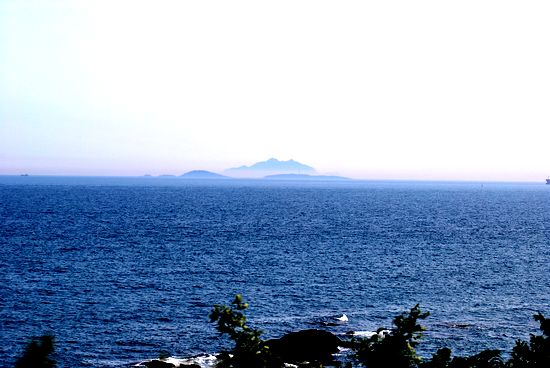 远眺青岛近海岛屿 如梦如幻宛若仙境