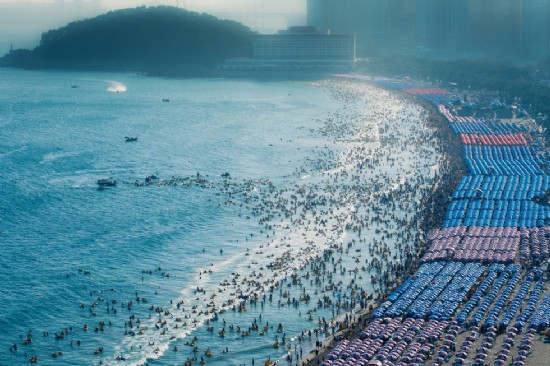 海水浴场激流卷走143人