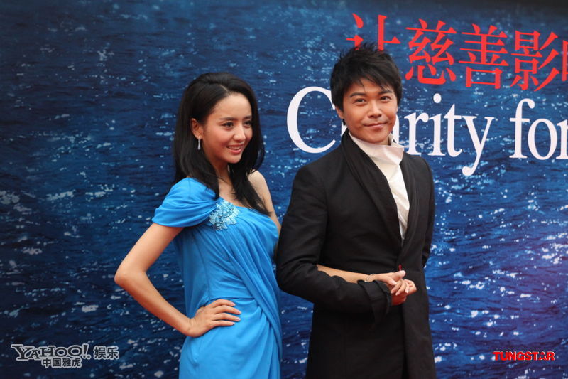 9月1日晚，芭莎明星慈善夜在北京798艺术中心举行。李晨张馨予甜蜜牵手，恋情曝光后正式公开亮相。