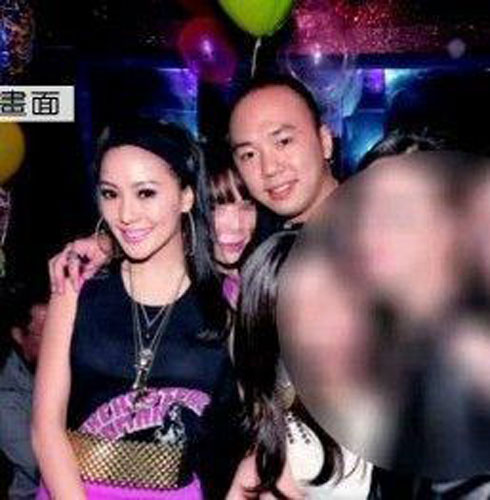 房祖名与内地歌手叶熙祺隐婚 成龙香港封锁消息