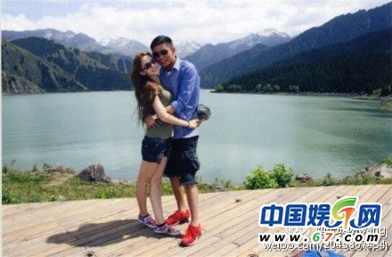 古力娜扎早年贴脸热吻照曝光 男友被封屌丝男