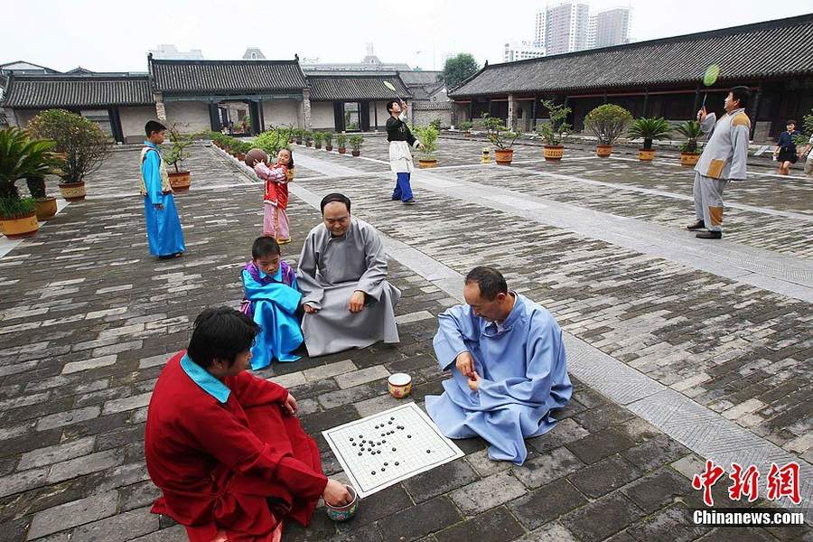 曝无德官员丑陋表演