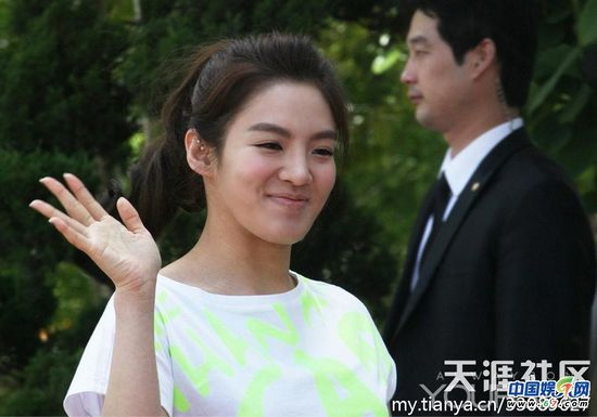 韩国一线女星暴丑真容 网友惊呼惊天换脸