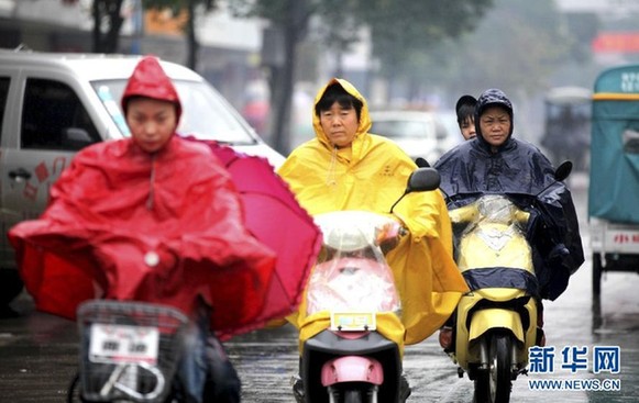 我国多地现降温降雨天气 一场秋雨一场寒