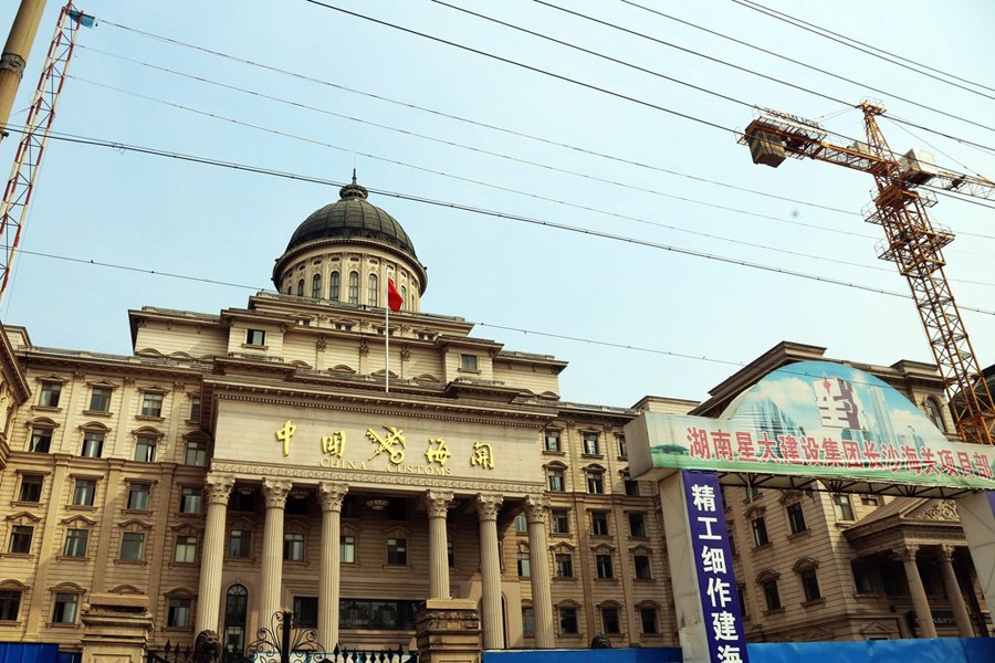 官员视纳税人的钱如粪土 太气人