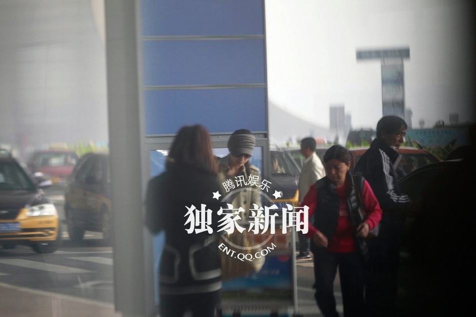 郭晶晶离京毫无“阔太”范 大婚将至霍启刚豪宅及婚礼现场曝光