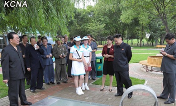 盘点金正恩夫人着装