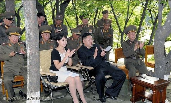 盘点金正恩夫人着装