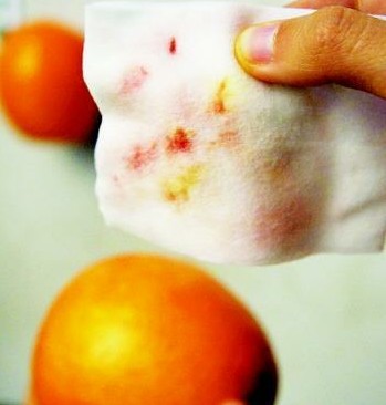 橙子染色一擦就掉 色素渗入果肉或有害健康