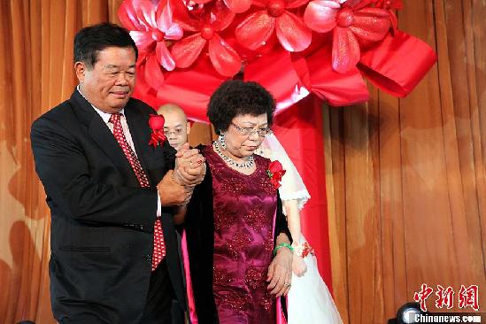 中国首善为二儿办奢华婚礼 席开95桌