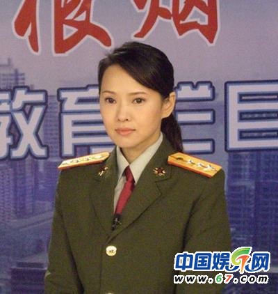 众女星制服诱惑大比拼 baby女仆装范冰冰警花李玟护士服