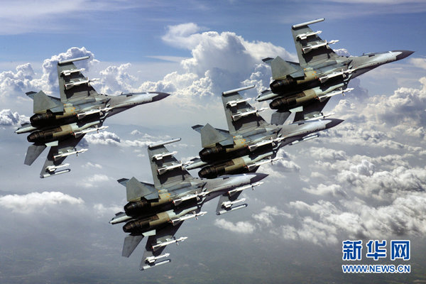 资料图：中国空军雄鹰翱翔蓝天。