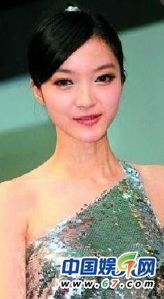 李颖芝整容前清楚照曝光 网友：邻家小妹变蛇妖