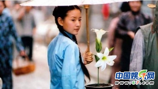 荧屏花语：古装美人争相斗艳 刘诗诗美艳如樱花范冰冰娇媚如睡莲