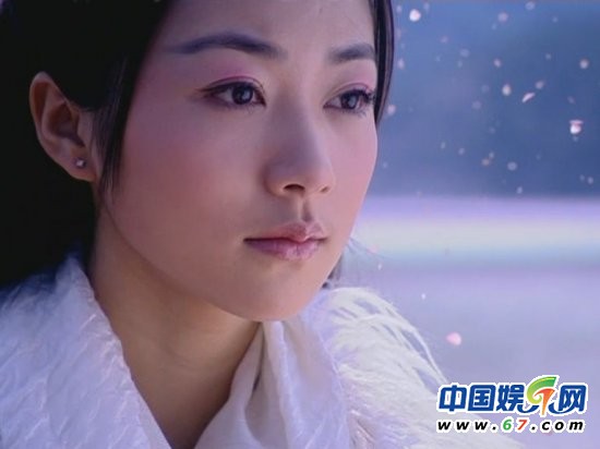 盘点影视剧浪漫白雪唯美瞬间 林心如杨幂赵雅芝俏皮娇媚(图)