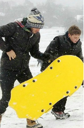 贝克汉姆带孩子滑雪