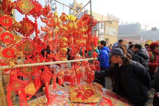 过大年赶大集 李村集场面火爆年味浓