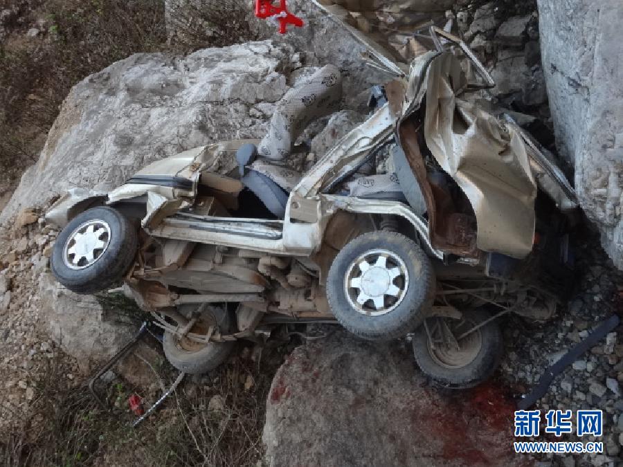 云南昆明市发生车祸致12死3伤