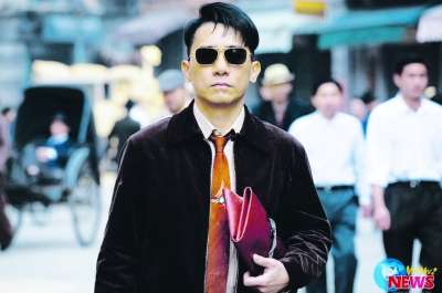 梁朝伟在《听风者》里扮演一位眼盲心不盲的角色。