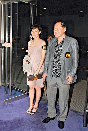 船王儿子赵世曾女友过万