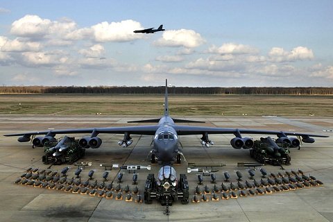 资料图：B-52可以搭载大量武器，是美军至今仍不愿将其淘汰的主因。