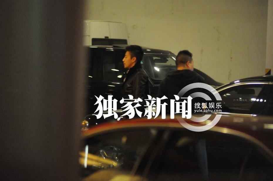 汪小菲许雅钧坐千万豪车赴夜总会 保镖成群未见大小S