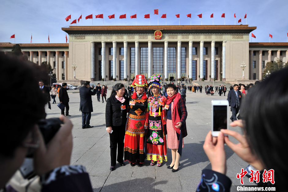 两会每日图粹