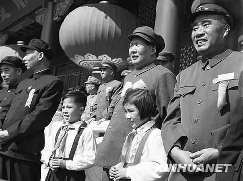 1951年国庆阅兵 给全国人民鼓舞士气