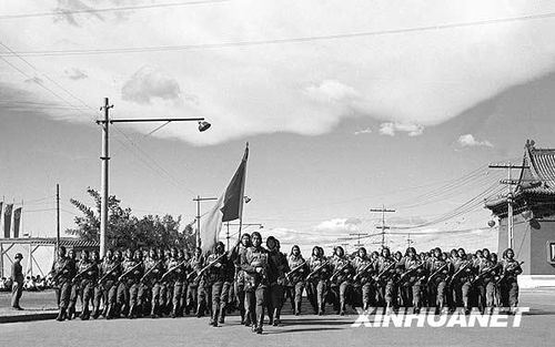 1951年国庆阅兵 给全国人民鼓舞士气