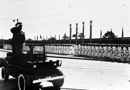 1952年国庆3周年阅兵(组图)