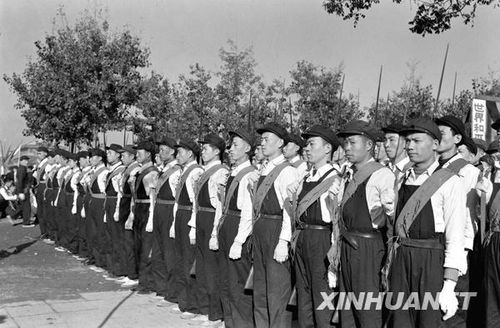 1958年国庆阅兵 民兵方队规模空前