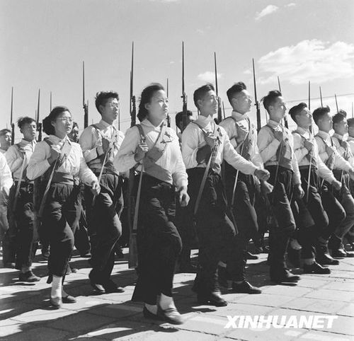 1958年国庆阅兵 民兵方队规模空前