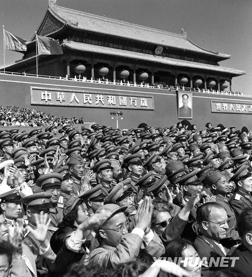 1958年国庆阅兵 民兵方队规模空前