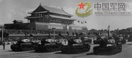 1958年国庆阅兵 民兵方队规模空前