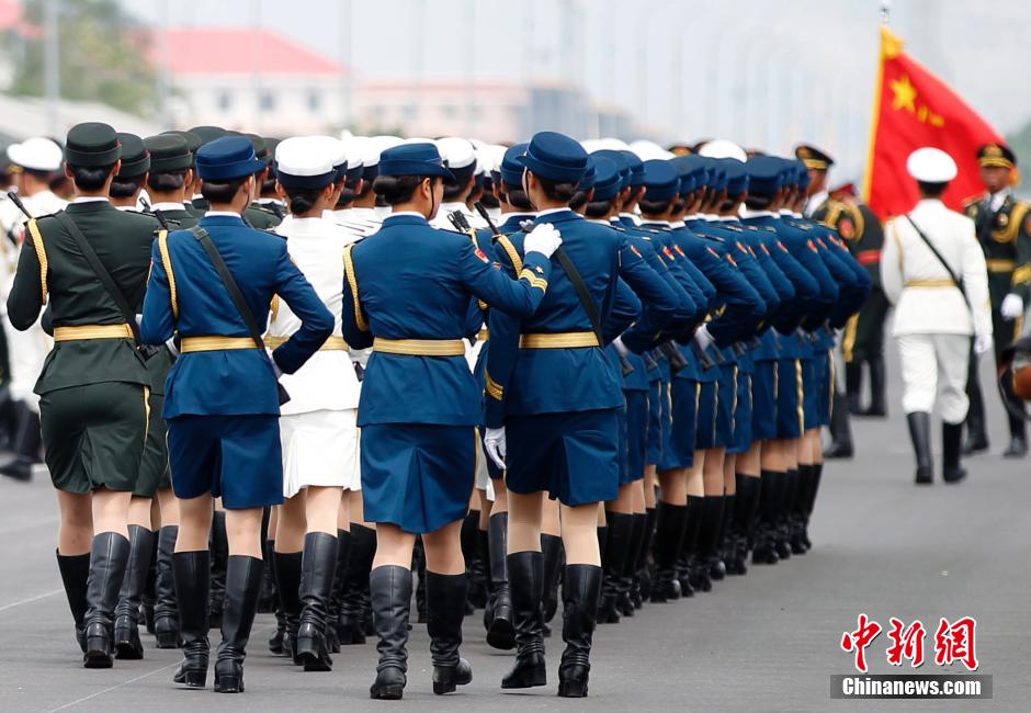 探访阅兵基地 三军仪仗队首次有女兵参加大阅兵