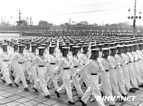 1953年国庆阅兵 人民军队正规化建设的成果展示