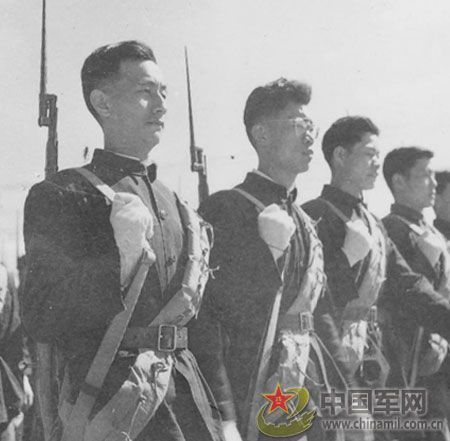 1958年国庆阅兵 民兵方队规模空前(组图)