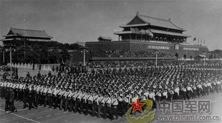 1958年国庆阅兵 民兵方队规模空前(组图)