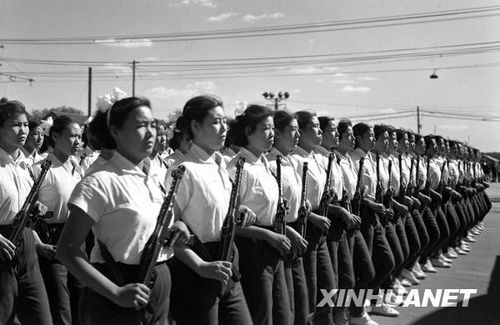 1958年国庆阅兵 民兵方队规模空前(组图)