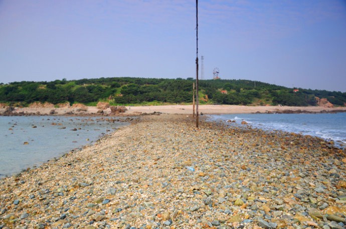 新闻中心 正文 竹岔岛四面环海,是钓鱼的最佳场所,周边海流湍急